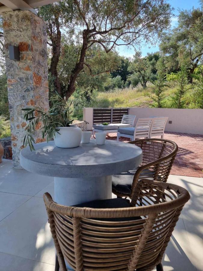 Stone Build Suite With Private Pool Κολιός Εξωτερικό φωτογραφία