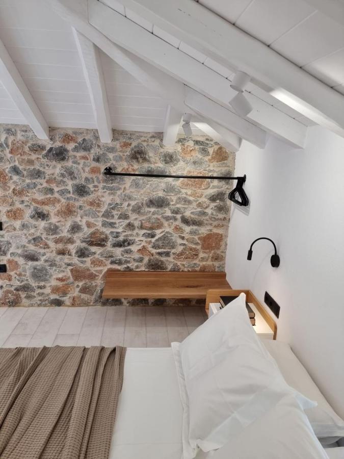 Stone Build Suite With Private Pool Κολιός Εξωτερικό φωτογραφία